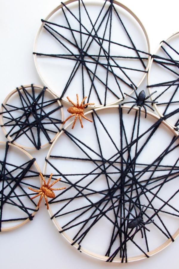 Spinnennetz basteln zu Halloween – 50 Ideen und 2 Anleitungen webering deko spinnennetze
