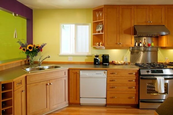küche streichen farbideen farboige kücheneinrichtung holzmöbel