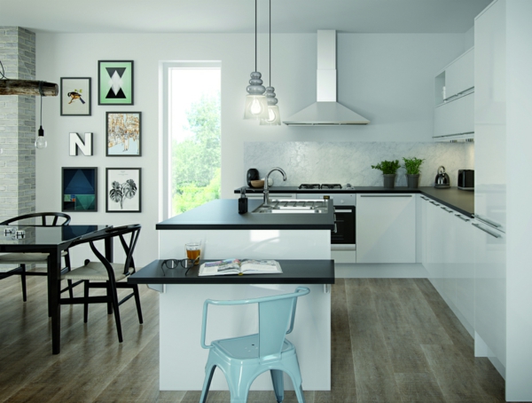 moderne küche mit kochinsel weiße küchenmöbel wanddeko bilder