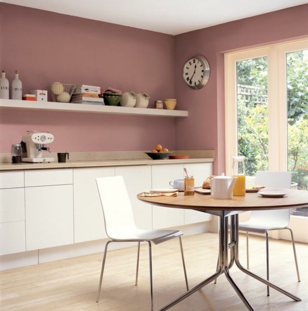 weiße küche welche wandfarbe sanfte pastellfarbe rosa