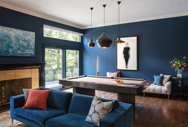wohnzimmer farben ideen wandfarbe blau dekokissen akzente