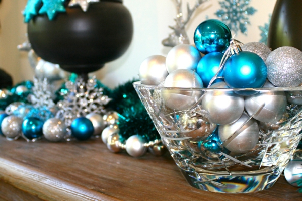 basteln mit weihnachtskugeln stilvolle dekoideen weihnachten blau silber