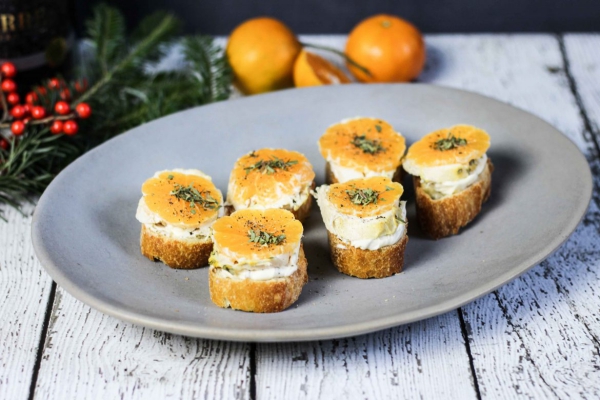 Weihnachtliche Vorspeise – festliche Rezeptideen für die ganze Familie crostini mit orangen und käse