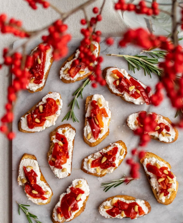 Weihnachtliche Vorspeise – festliche Rezeptideen für die ganze Familie ricotta käse crostini paprika