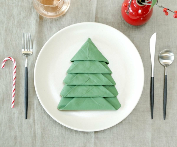 servietten weihnachtlich falten grüner tannebbaum kreativ