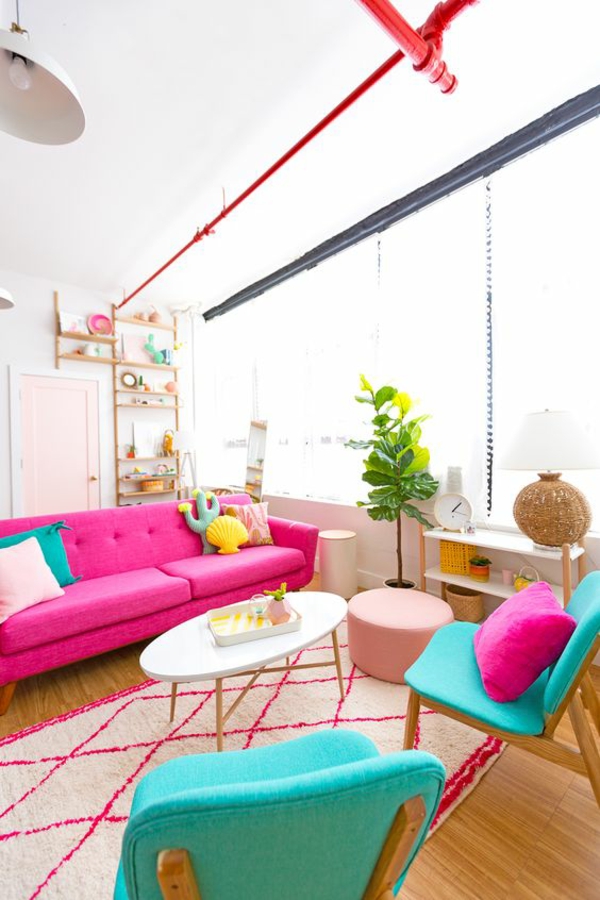 dekoideen wohnzimmer farbige möbel zimmerpflanze textilien