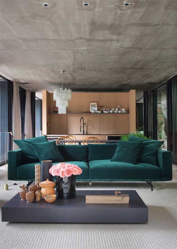 grüne couch wohnzimmer ideen beistelltisch