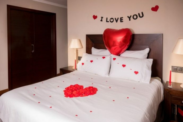 romantisch schlafzimmer gestalten schlichte dekoideen rot weiß