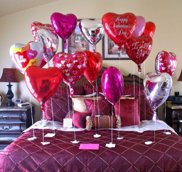 romantisch schlafzimmer gestalten viele ballons