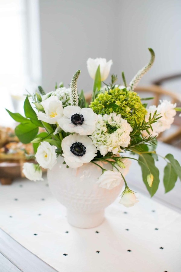 schnittblumen schöne deko weiße vase frische blumen