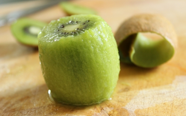 sind kiwis gesund kiwi essen kiwi schälen