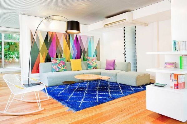 abstrakte tapeten frische farben skandinavisches wohnzimmer