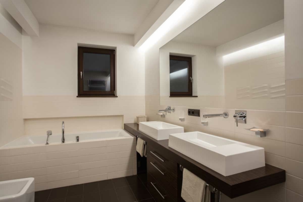 indirekte beleuchtung badezimmer neutrale farbgestaltung schlichte einrichtung