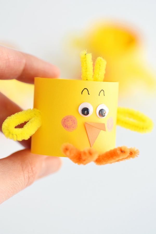 osterdeko basteln aus papier osterkücken kreative bastelideen mit kindern
