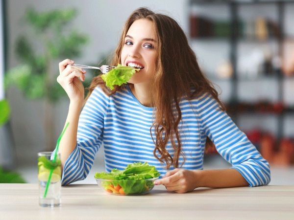 Entgiftungskur - gesunde Ernährung mit Salat