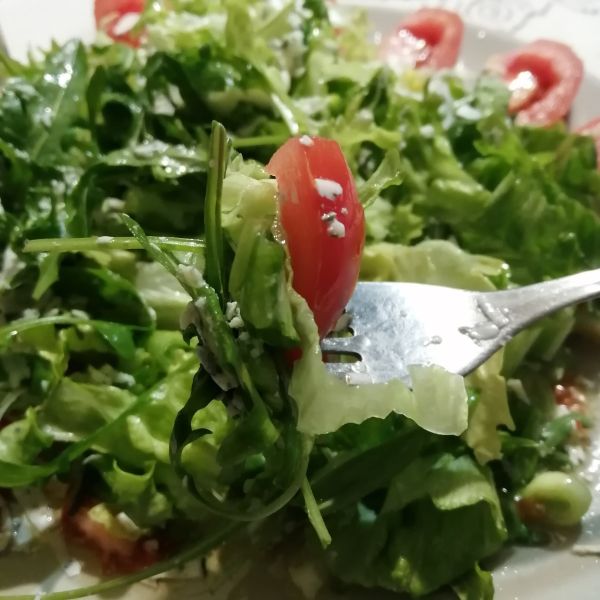 Salate zum Abnehmen - tolller Salat mit Tomaten und Käse