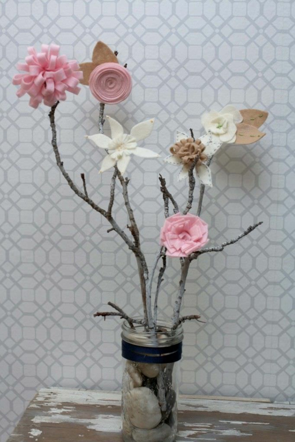 filzdeko frühlingsblumen vase kreative dekoideen