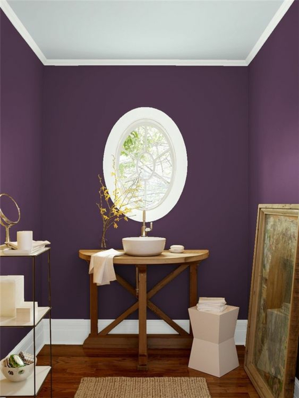wandfarbe lila dunkle lilatöne badezimmer