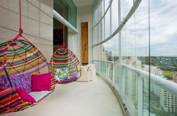 Balkonmöbel - tolle Schaukel in schönen Farben