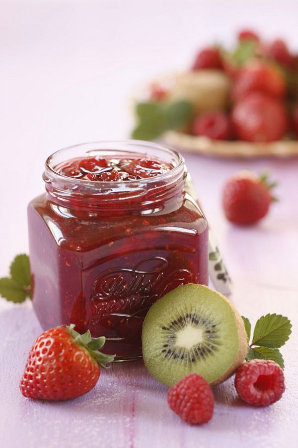 Erdbeeren Kiwi und andere Süßigkeiten