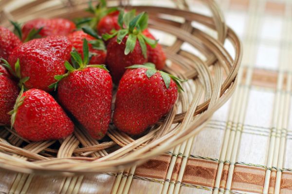 Erdbeeren Korb mit Erdbeeren