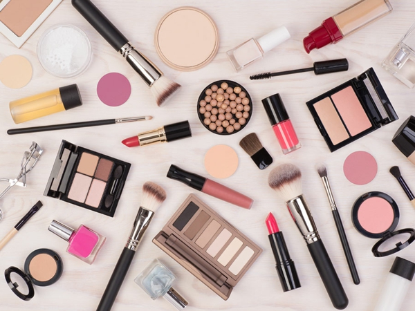 Make-up-Trends Wie sich unser Make-up in den letzten Jahrzehnten verändert hat5