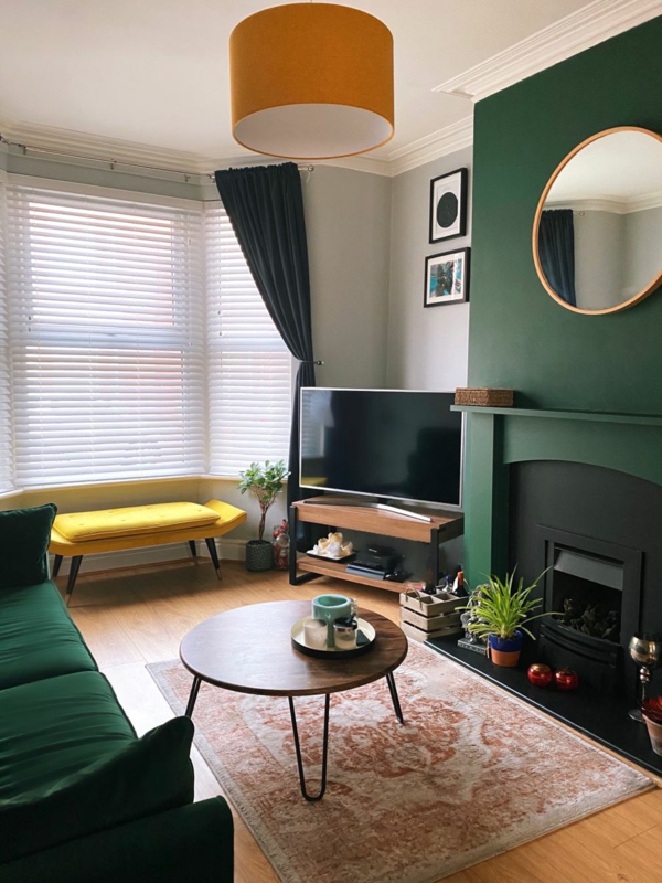 grünes wohnzimmer frische einrichtungsideen retro elemente