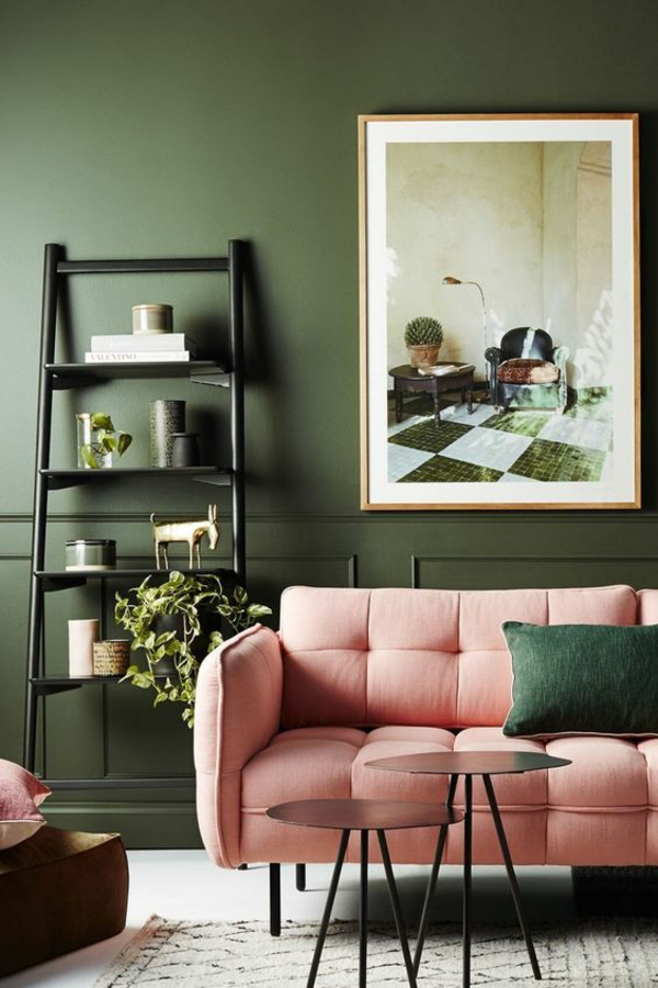 grünes wohnzimmer grüne wände helles sofa