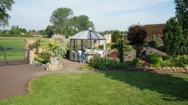 360 Grad-Blick in den eigenen Garten mit Pavillon Rondo von Hoklartherm