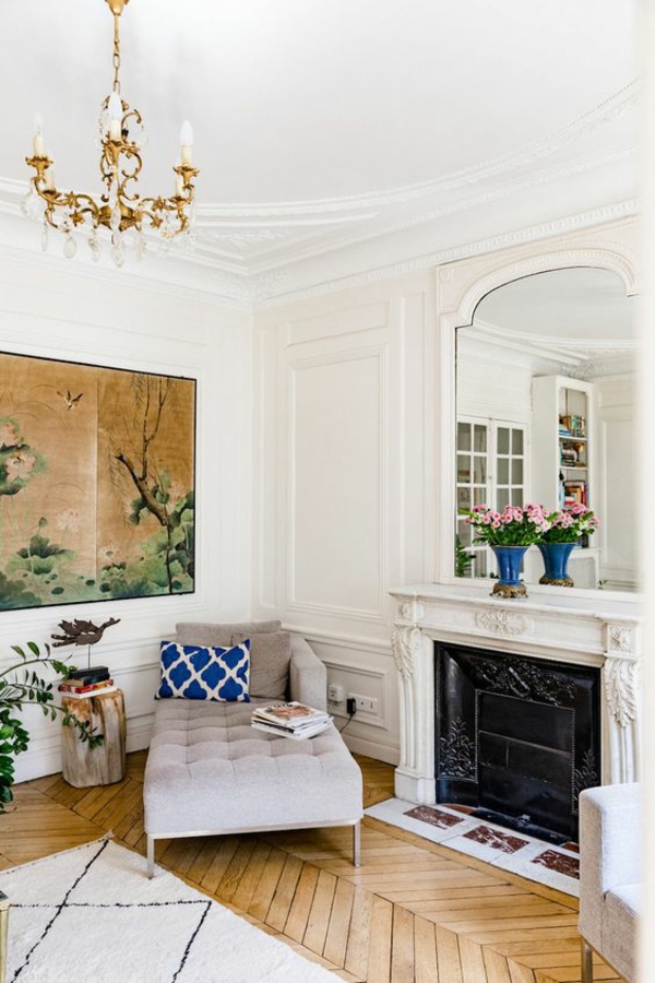 kronleuchter wohnzimmer florale motive weißer teppich