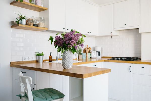 Singleküche - kleine Holzflächen - tolle Ideen