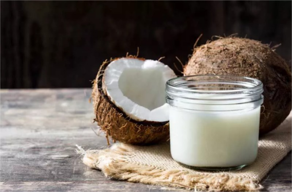Kokosoel naturreines Produkt breite Anwendung in Kueche Kosmetik