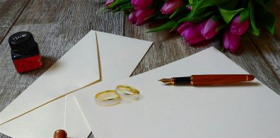 Hochzeitskarten und -einladung mit Eheringen