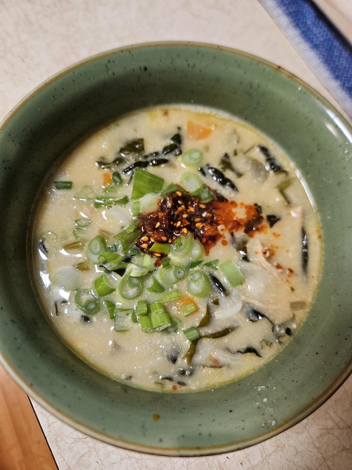 gebundene Gemüsesuppe mit scharfen Gewürzmitteln